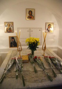 Божественная литургия и панихида в Духосошественском кафедральном соборе г. Саратова