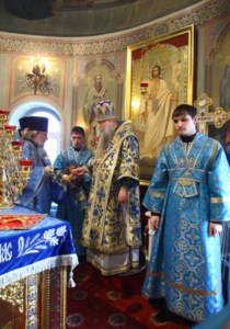 Божественная литургия в храме в честь Всех Святых, в земле Российской просиявших г. Саратова