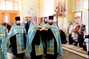 В Покровский храм Саратова принесены мощи святителя Луки (Войно-Ясенецкого)