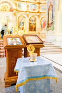 В Покровский храм Саратова принесены мощи святителя Луки (Войно-Ясенецкого)