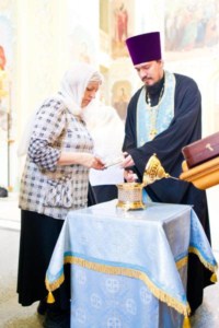 В Покровский храм Саратова принесены мощи святителя Луки (Войно-Ясенецкого)