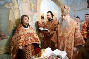 Крещальная Литургия в Свято-Троицком соборе Саратова