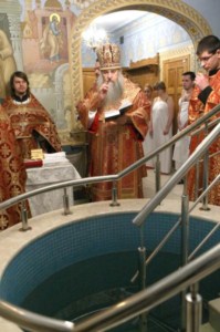 Крещальная Литургия в Свято-Троицком соборе Саратова