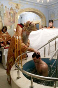 Крещальная Литургия в Свято-Троицком соборе Саратова