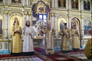 Всенощное бдение в Духосошественском кафедральном соборе Саратова