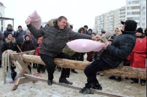 Празднование Масленицы в Георгиевском храме Саратова