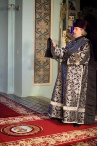 Утреннее богослужение в Духосошественском кафедральном соборе Саратова