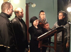 Утреннее богослужение в Духосошественском кафедральном соборе Саратова