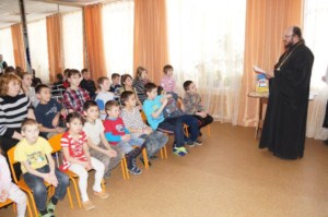 Воспитанников приюта «Маленькая страна» поздравили с Днем православной книги