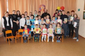 Воспитанников приюта «Маленькая страна» поздравили с Днем православной книги