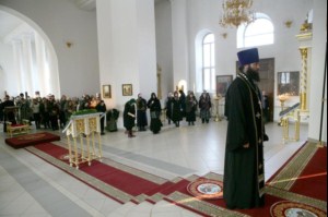 Великое повечерие с чтением покаянного канона преподобного Андрея Критского в Свято-Троицком кафедральном соборе Вольска