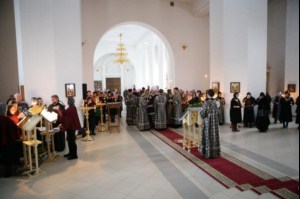 Великое повечерие с чтением покаянного канона преподобного Андрея Критского в Свято-Троицком кафедральном соборе Вольска