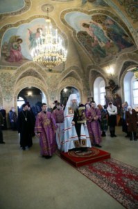 Всенощное бдение в Свято-Троицком соборе Саратова