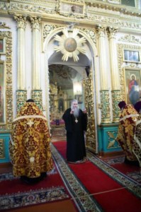 Всенощное бдение в Свято-Троицком соборе Саратова