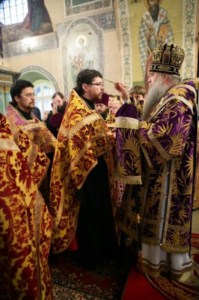 Всенощное бдение в Свято-Троицком соборе Саратова