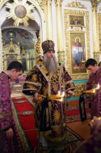 Всенощное бдение в Свято-Троицком соборе Саратова