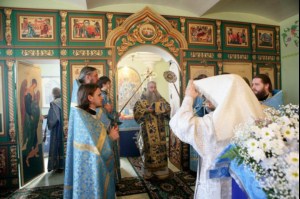 Божественная литургия в храме во имя преподобного Сергия Радонежского п. Сергиевский Саратовского района