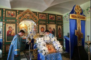 Божественная литургия в храме во имя преподобного Сергия Радонежского п. Сергиевский Саратовского района