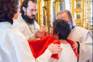 Крещальная Литургия в Свято-Троицком соборе Саратова
