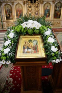 Божественная литургия в храме в честь Покрова Пресвятой Богородицы Саратова