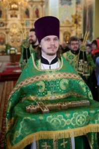 Божественная литургия в храме в честь Покрова Пресвятой Богородицы Саратова