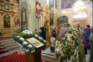 Божественная литургия в храме в честь Покрова Пресвятой Богородицы Саратова