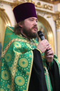Божественная литургия в храме в честь Покрова Пресвятой Богородицы Саратова