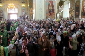 Божественная литургия в храме в честь Покрова Пресвятой Богородицы Саратова