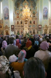 Божественная литургия в храме в честь Покрова Пресвятой Богородицы Саратова