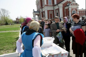 Божественная литургия в храме в честь Покрова Пресвятой Богородицы Саратова