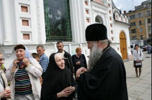 Накануне Пасхи Митрополит Лонгин посетил ряд приходов