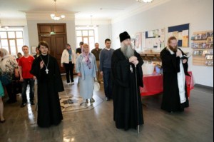 Накануне Пасхи Митрополит Лонгин посетил ряд приходов