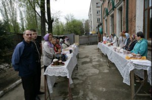 Накануне Пасхи Митрополит Лонгин посетил ряд приходов