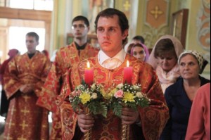 Всенощное бдение в храме в честь Покрова Пресвятой Богородицы г.Саратова