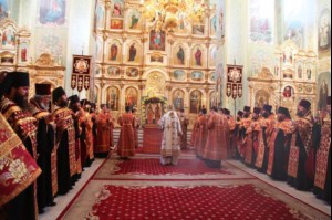 Всенощное бдение в храме в честь Покрова Пресвятой Богородицы г.Саратова