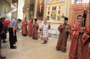 Всенощное бдение в храме в честь Покрова Пресвятой Богородицы г.Саратова