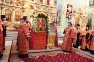 Всенощное бдение в храме в честь Покрова Пресвятой Богородицы г.Саратова