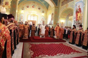 Всенощное бдение в храме в честь Покрова Пресвятой Богородицы г.Саратова