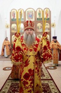 Божественная литургия в храме святых Царственных Страстотерпцев п. Дубки Саратовского района