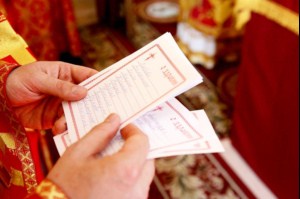 Божественная литургия в храме святых Царственных Страстотерпцев п. Дубки Саратовского района