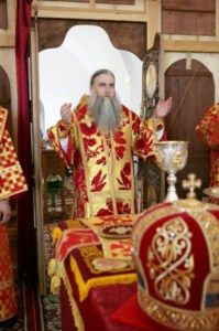 Божественная литургия в храме святых Царственных Страстотерпцев п. Дубки Саратовского района