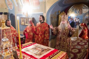 Крещальная Литургия в Свято-Троицком соборе Саратова