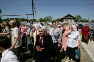 Божественная литургия в храме в честь Владимирской иконы Божией Матери с. Багаевка Саратовского района