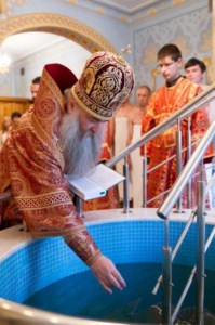 Крещальная Литургия в Свято-Троицком соборе Саратова