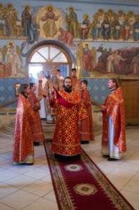 Крещальная Литургия в Свято-Троицком соборе Саратова
