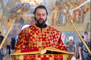 Крещальная Литургия в Свято-Троицком соборе Саратова