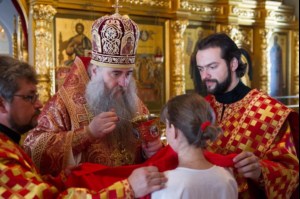 Крещальная Литургия в Свято-Троицком соборе Саратова