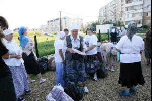 Крестный ход в Вавилов Дол начался