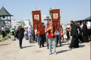 Крестный ход в Вавилов Дол начался