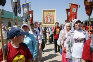 Крестный ход в Вавилов Дол начался